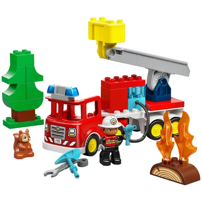 LEGO DUPLO TOWN FIRE TRUCK WITH HOSE AND FIREFIGHTER