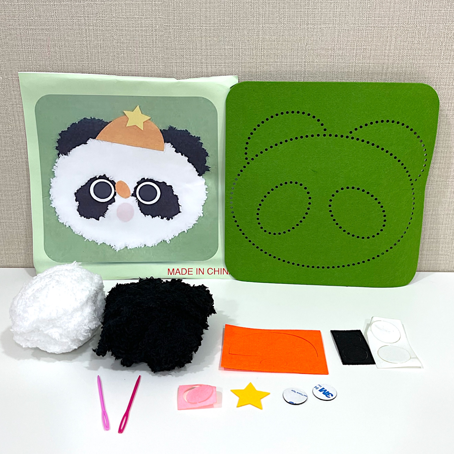 لوحة حياكة صوف الباندا