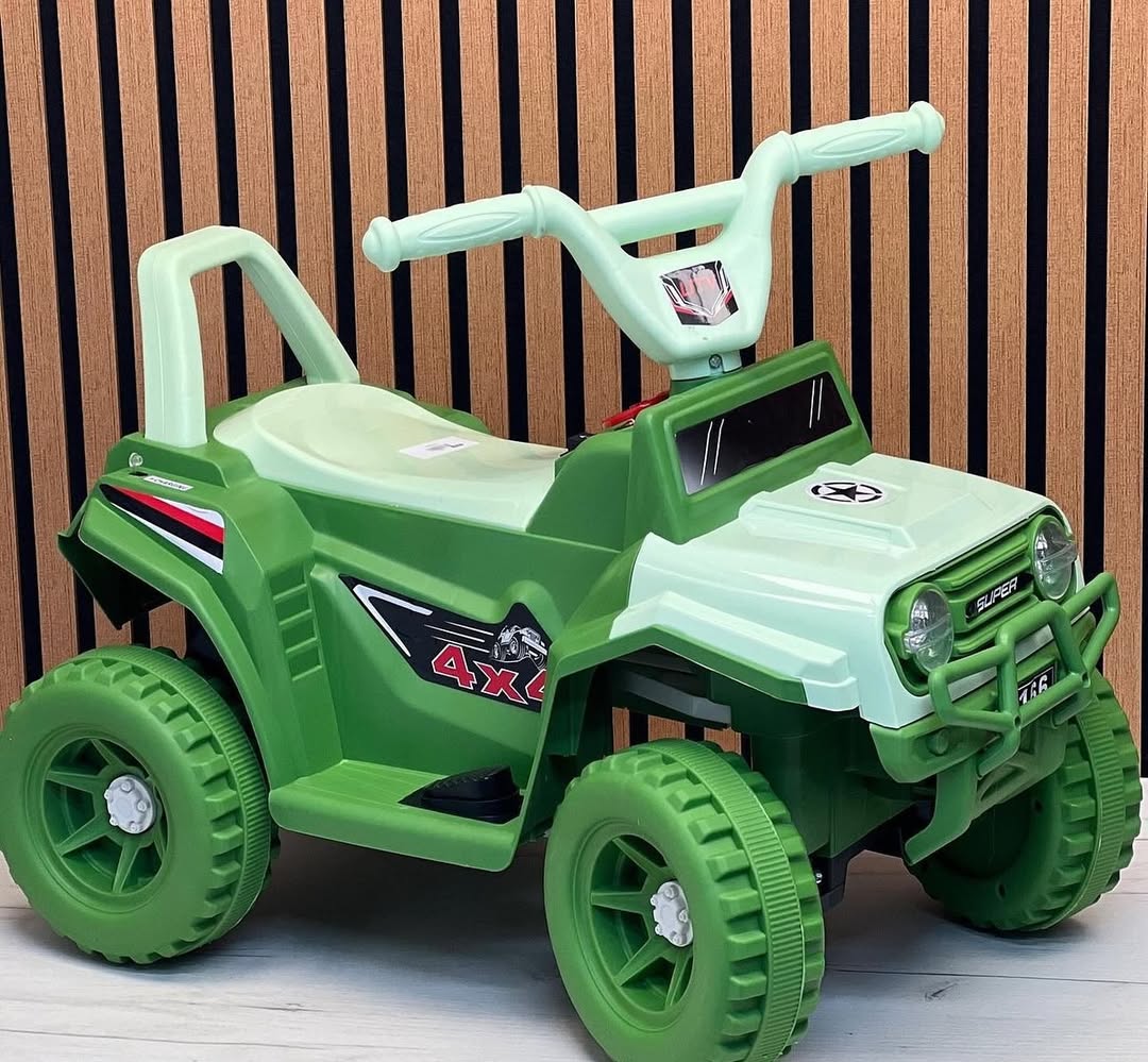 لعبة سيارة كهربائية بعجلات للأطفال